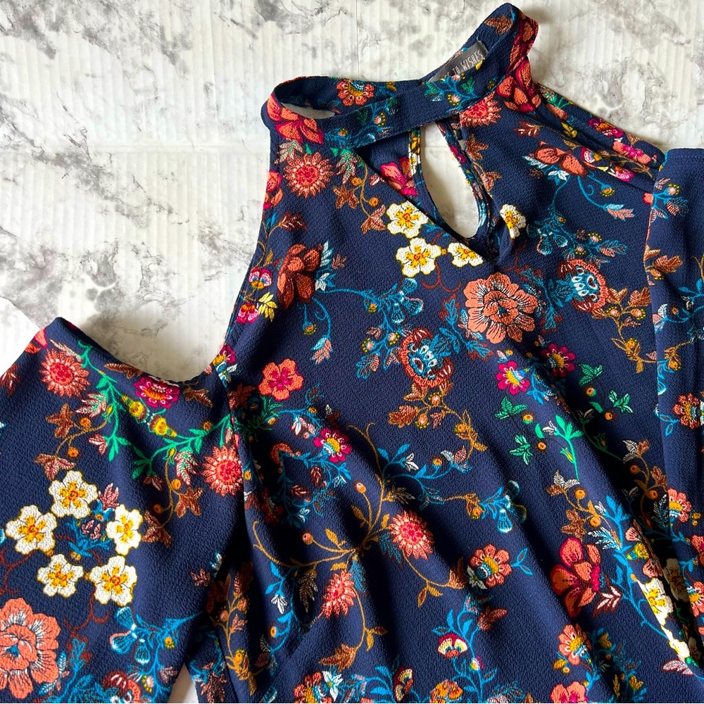 Keyhole cold shoulder floral blouse
